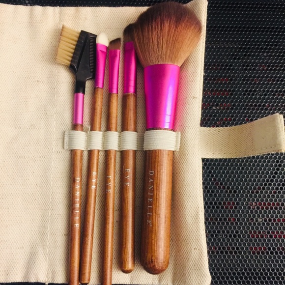 Danielle Large Bamboo Brush Set - Picture 1 of 3